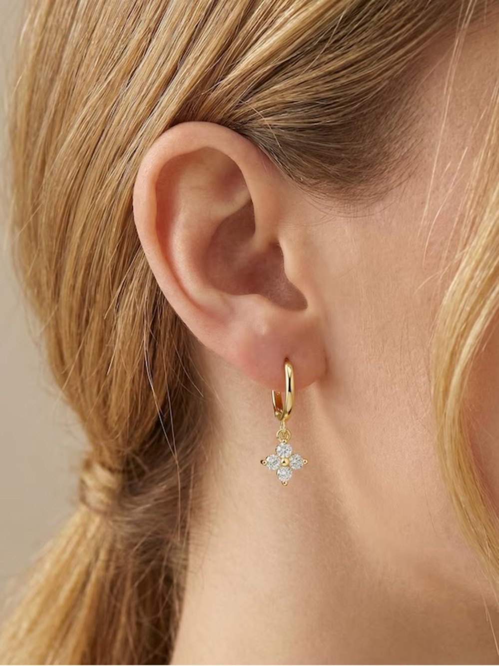 💕Dainty Clover Flower Drop Huggie Earrings - Women Jewelry💕